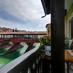 Ponte Vecchio , Bassano del Grappa Italia